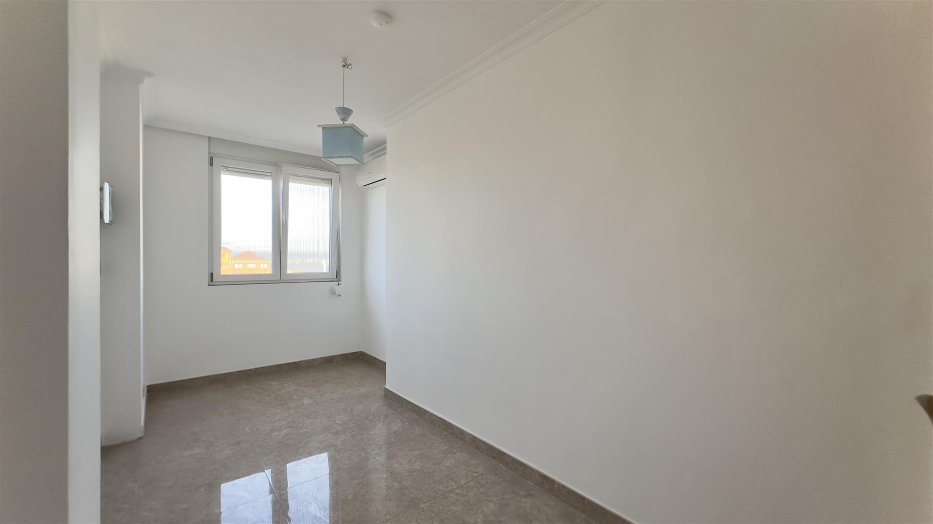 Image of Apartment - 3 Bedrooms - 2 Bathrooms for Sale in Gardiner's View-Gibraltar, Image 9